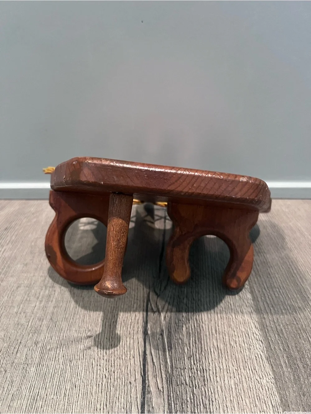 Wooden Glove-Shaped Wall Organizer in Brown